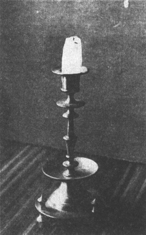 Свеча, стоявшая на столе у М.А. Булгакова