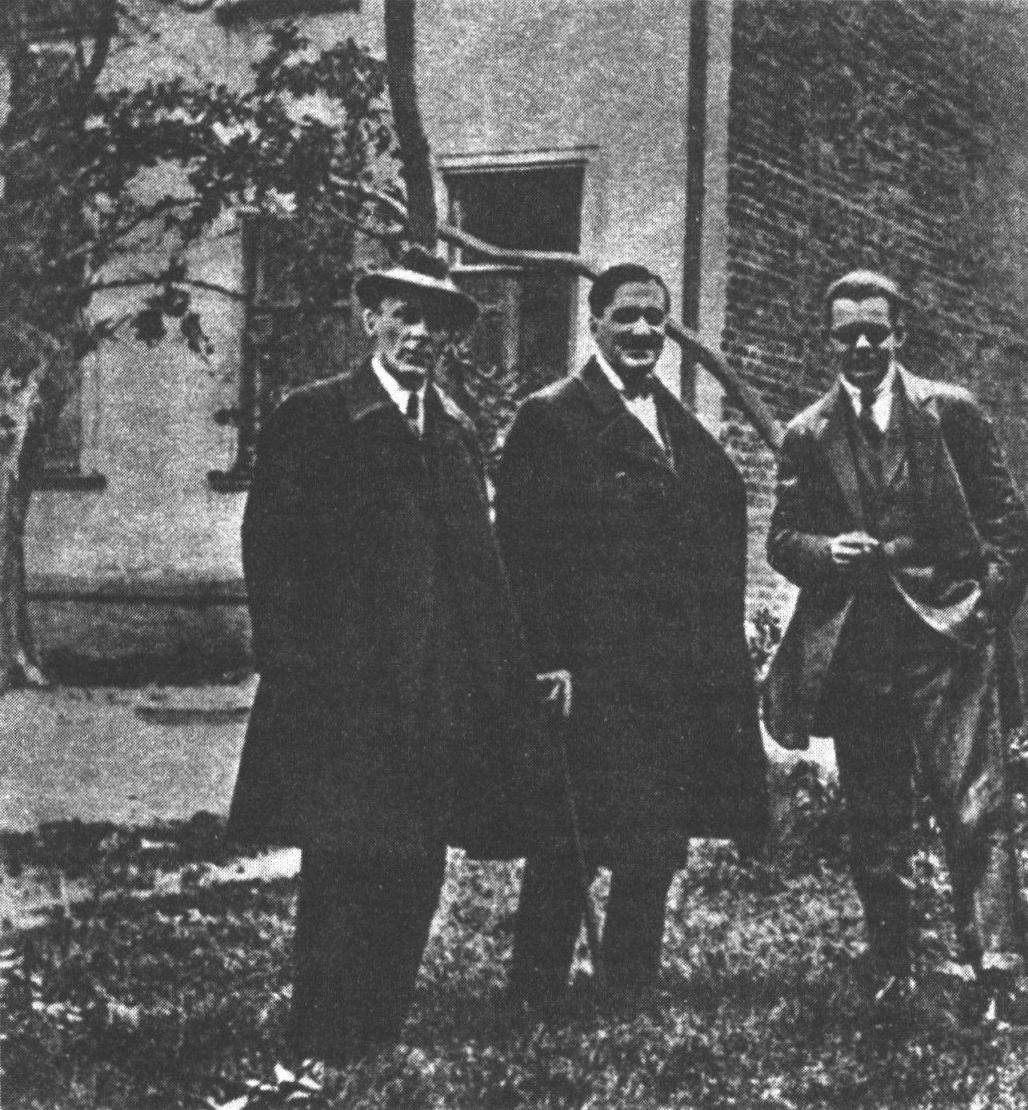 М.А. Булгаков, П.С. Попов и С.С. Топленинов. Москва, 1927 г.