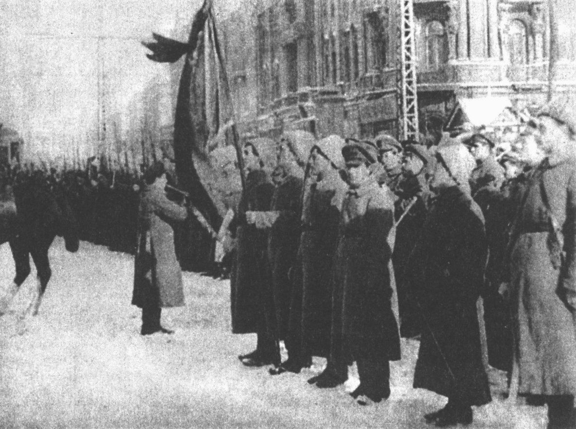 Торжественное построение Украинских советских войск на Крещатике, угол Николаевской улицы, 5 февраля 1919 г.