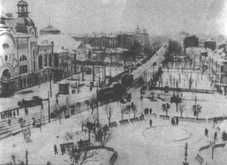 Общий вид на Триумфальную площадь и Большую улицу. 1920-е гг.