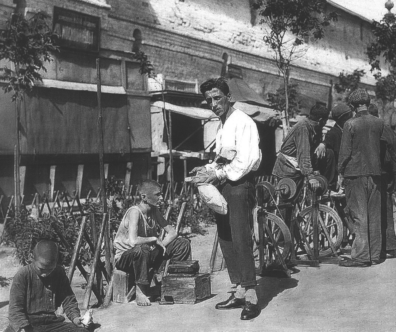 Чистильщик обуви, точильщики ножей. 1931 г. Фото Branson DeCou