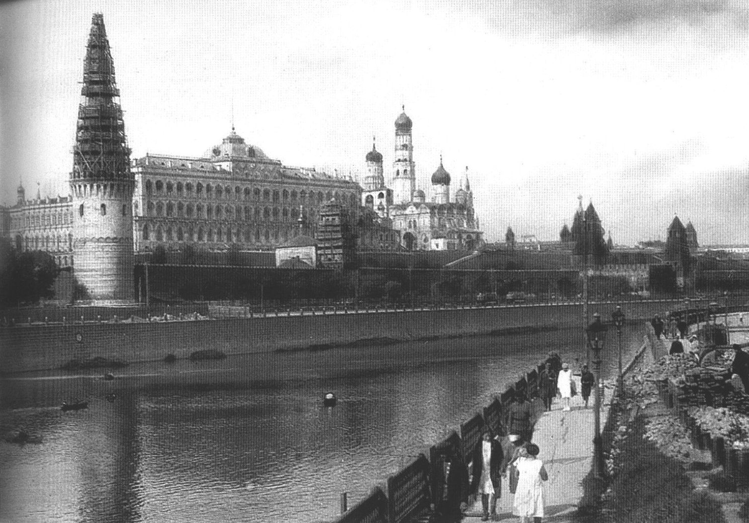 Вид на Кремлевскую набережную. 1931 г. Фото Branson DeCou