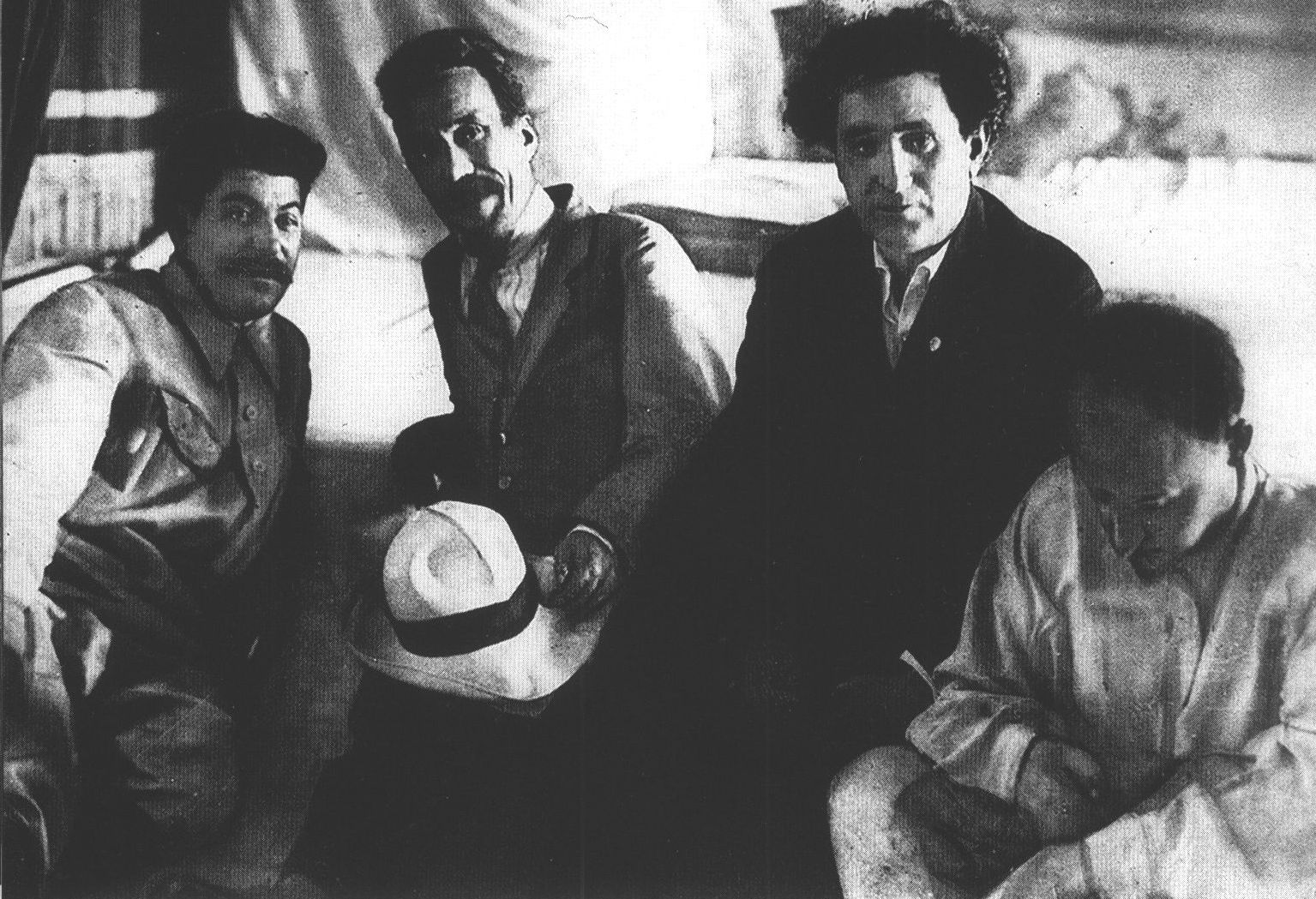 Иосиф Сталин, Алексей Рыков, Григорий Зиновьев и Николай Бухарин. 1924 г.