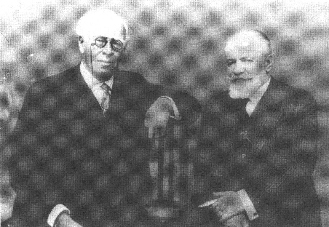 Константин Сергеевич Станиславский и Владимир Иванович Немирович-Данченко — основатели и руководители МХАТ. 1930-е годы