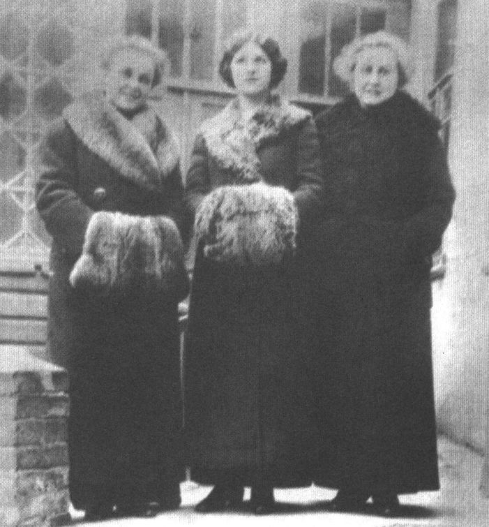 Сестры Булгаковы. Киев. 1915 г.