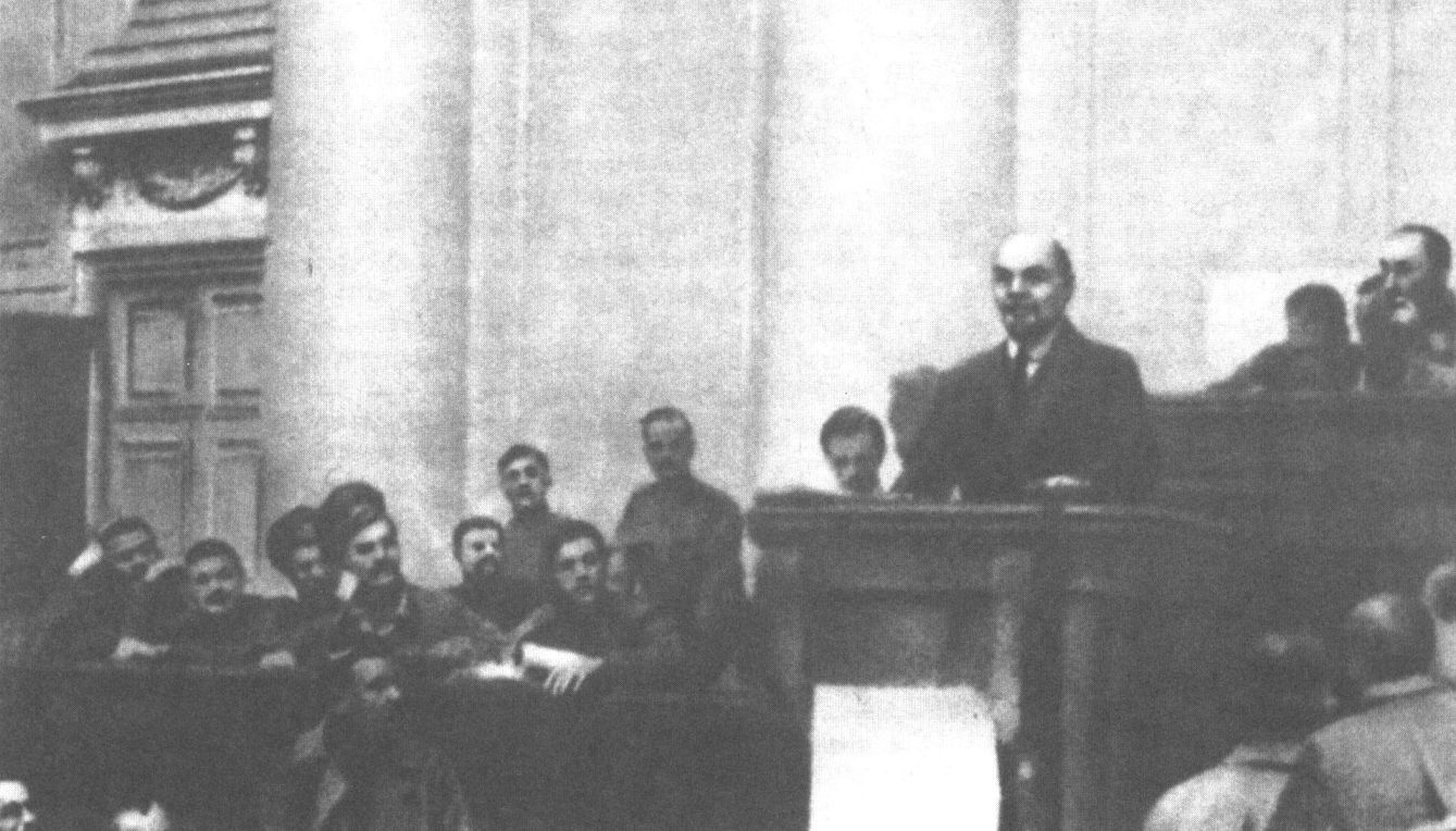 В.И. Ульянов (Ленин) выступает с Апрельскими тезисами. 1917 г.