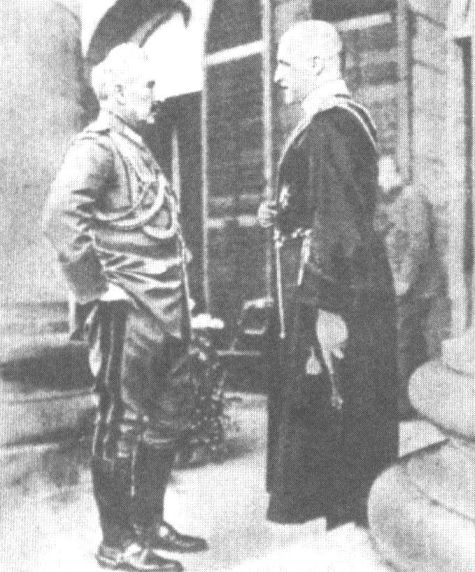 Гетман Украины беседует с германским императором. 1918 г.