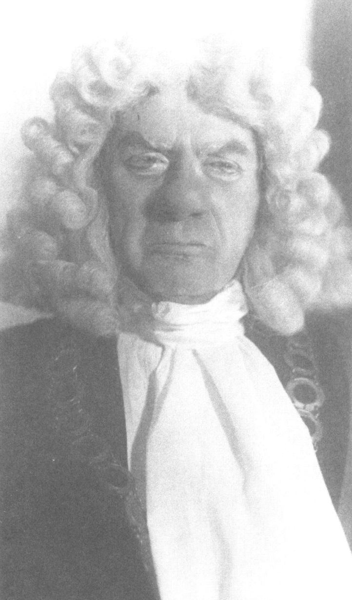 М.А. Булгаков в роли Судьи в спектакле «Посмертные записки председателя Пиквикского клуба». 1934 г.