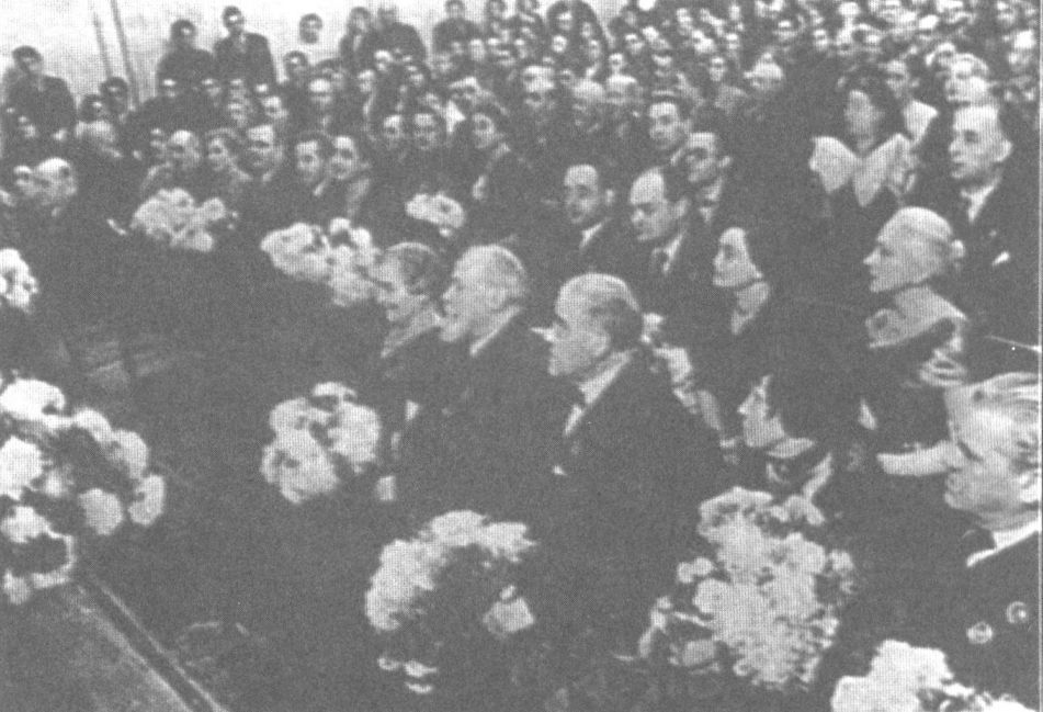 На юбилее МХАТа. 1938 г.