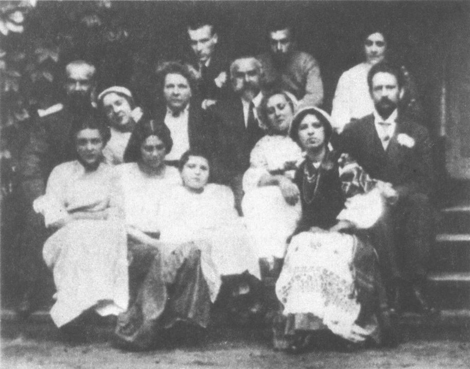Булгаковы с друзьями на даче в Буче. 1913