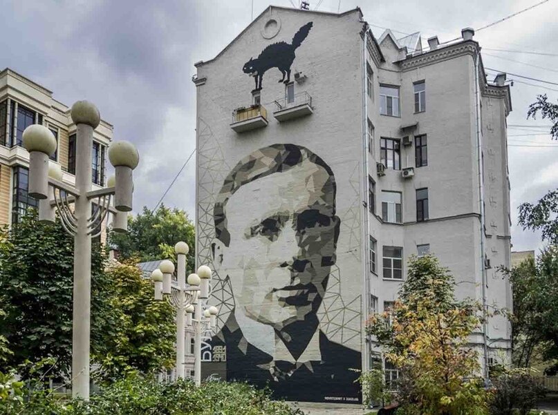 Граффити в Большом Афанасьевском переулке в Москве