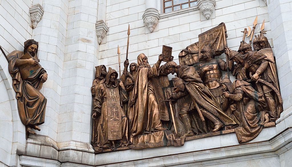Фрагмент бронзовых скульптур на фронтоне храма Христа Спасителя, 2015 г.
