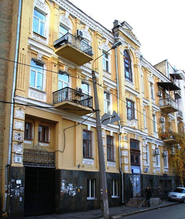 Дом № 10 по улице Кудрявской