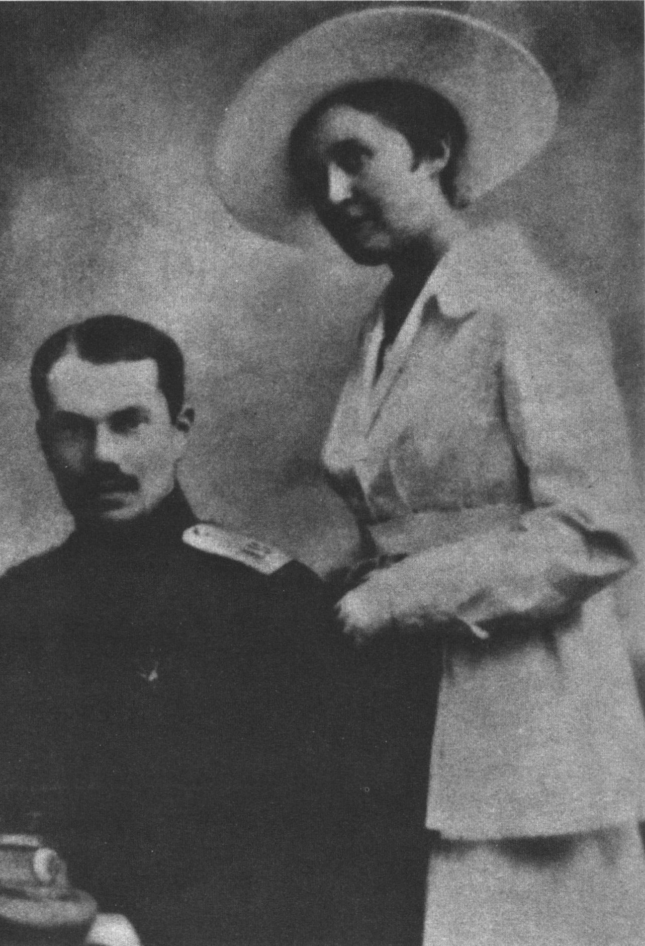 В.А. Карум и Л.С. Карум, послужившие прототипами Елены и Тальберга в романе «Белая гвардия»