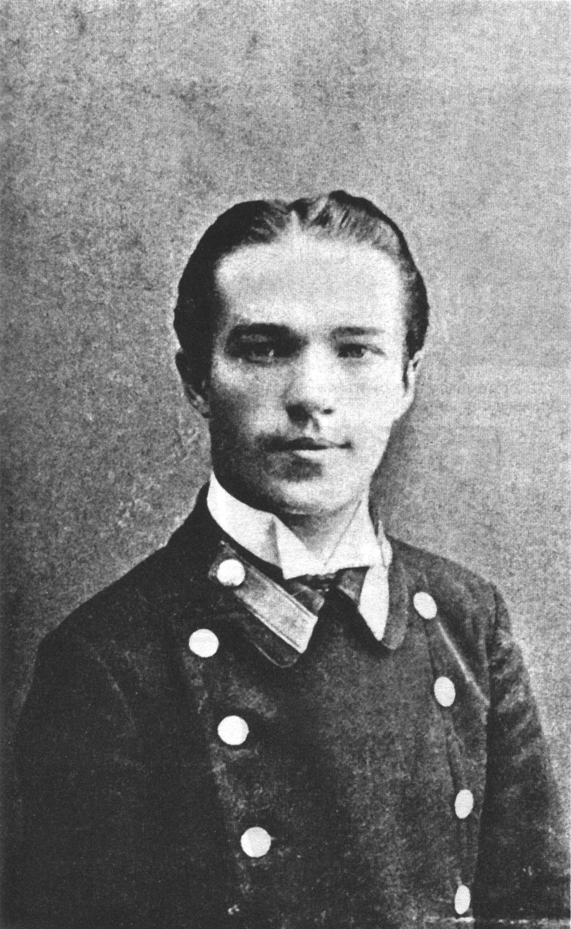 Александр Гдешинский, близкий друг Михаила Булгакова. Киев, 1911 г.