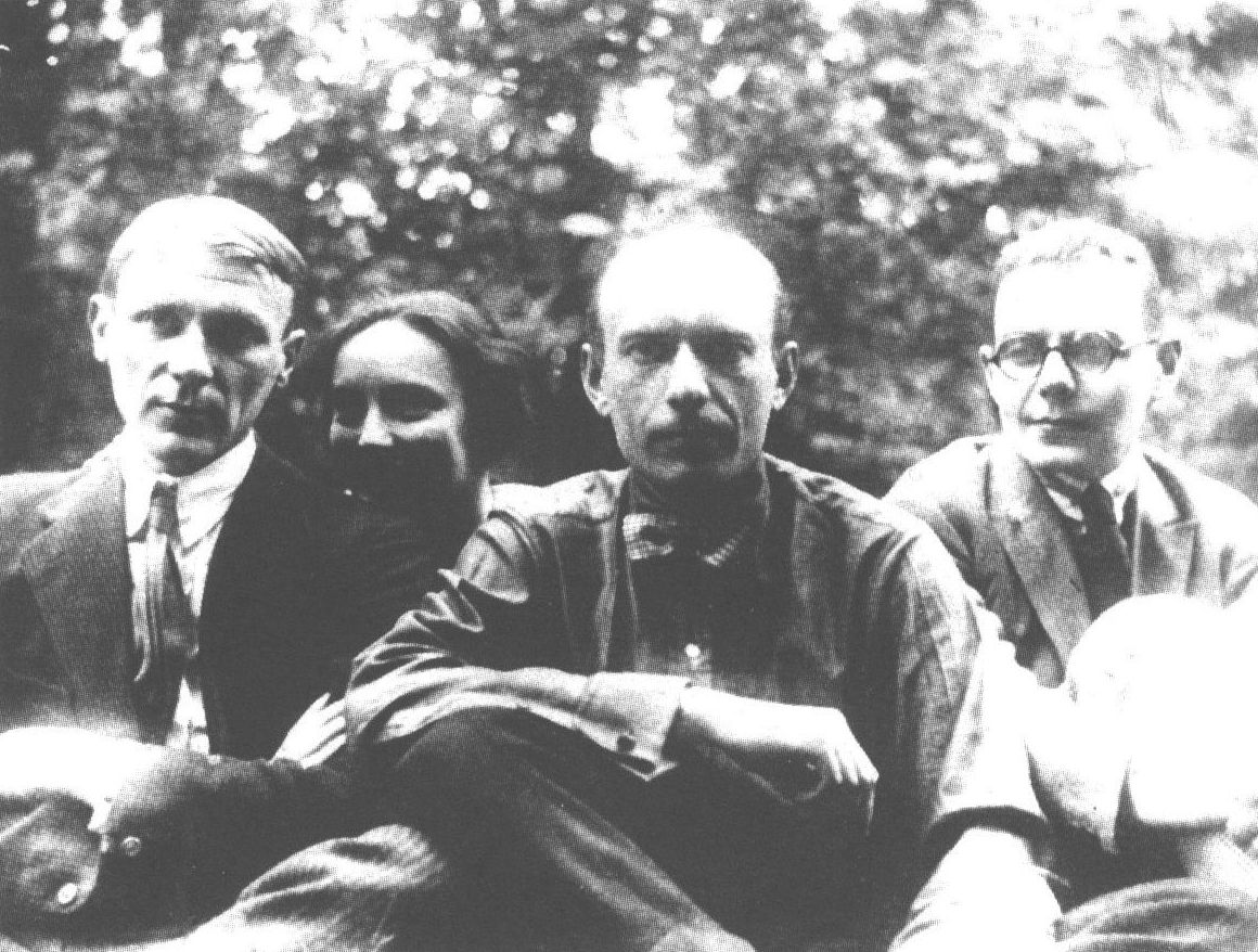 М. Булгаков, Л. Белозерская, Н. Лямин и С. Топленинов. 1926 г.