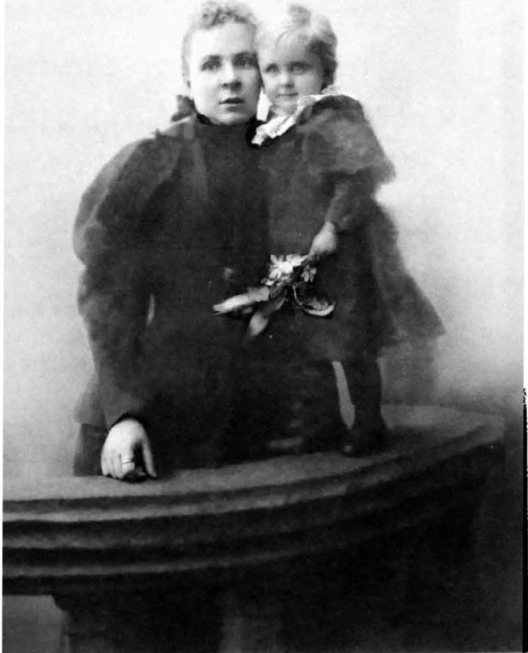 В.М. Булгакова с дочерью Надей