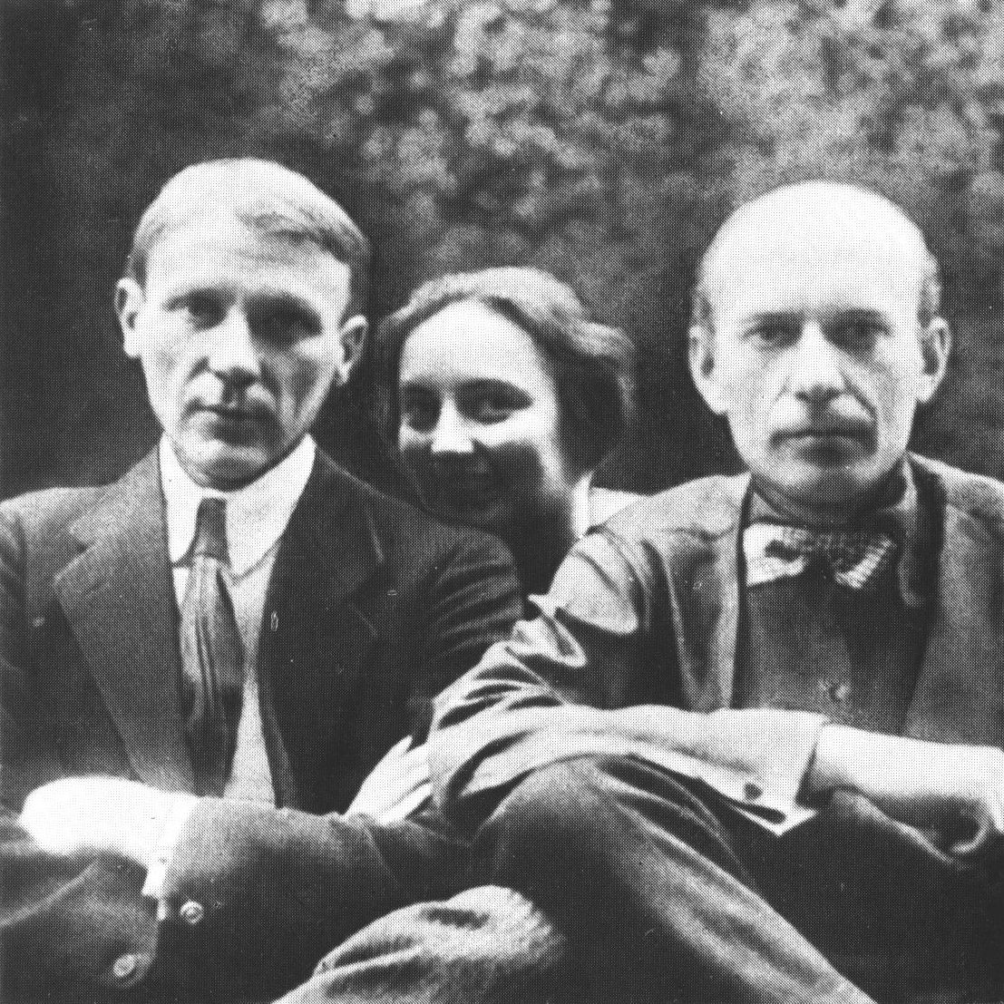 М. Булгаков, Л. Белозерская, Н.Н. Лямин, друг М. Булгакова. 1926 г.