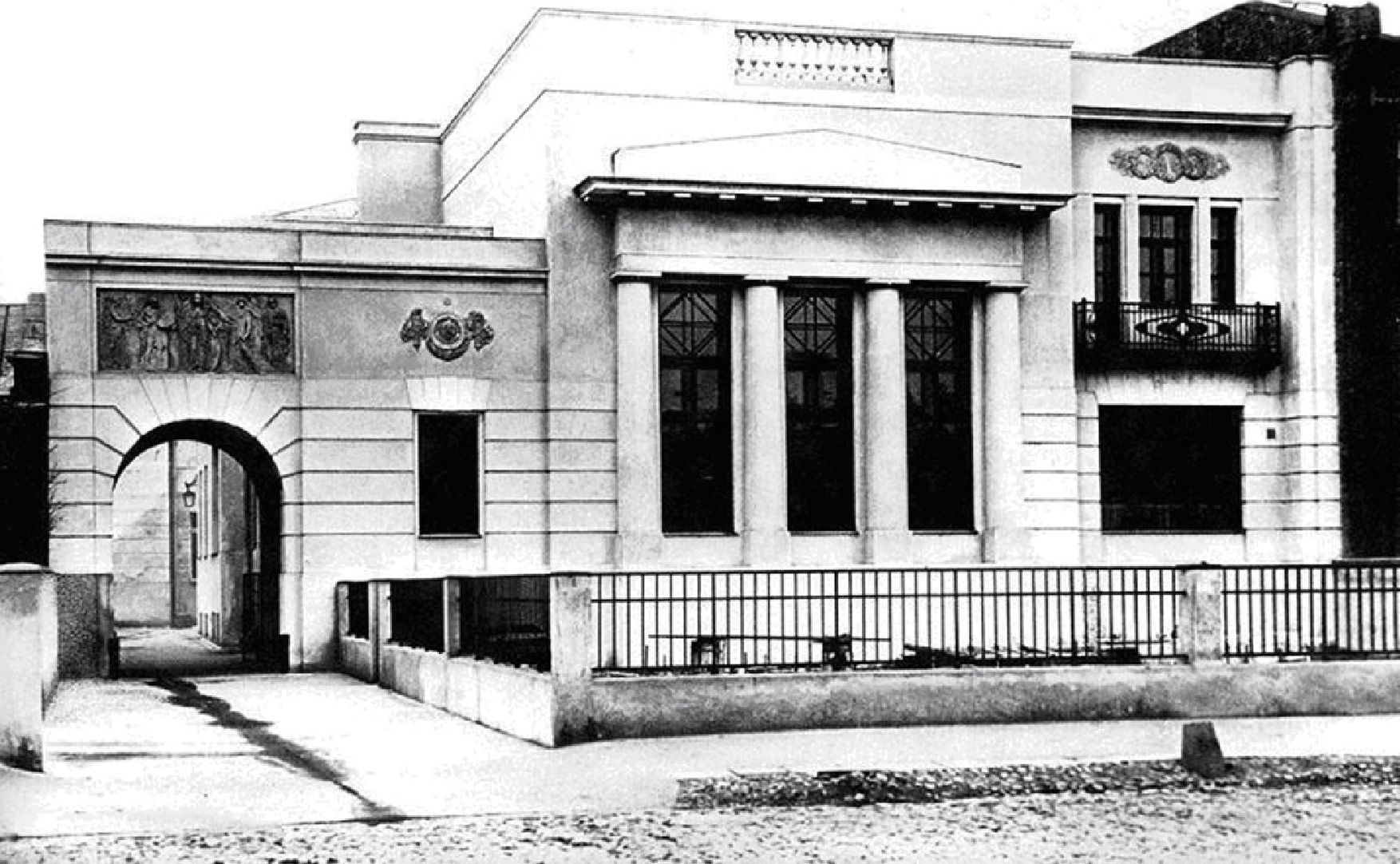 1920-е гг. Бывший дом архитектора Шехтеля близ Малой Бронной улицы