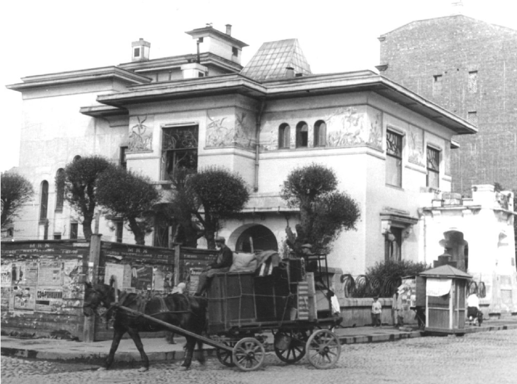 1910-е гг. Дом Степана Рябушинского на углу Спиридоновки и Малой Никитской