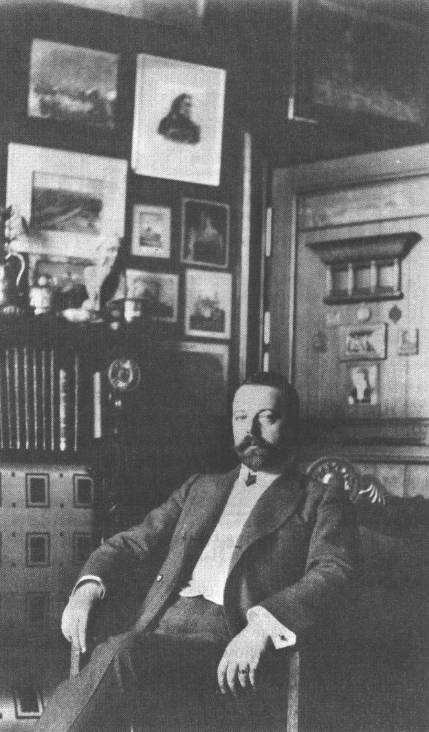 Ф.О. Шехтель в своём доме в Ермолаевском переулке. Фото из семейного архива К.С. Лазаревой-Станищевой, конец 1890-х гг.