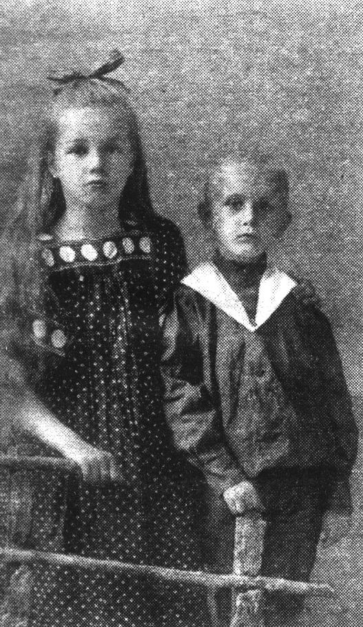 Ганя и Сережа Ермолинские, Вильно, 1906