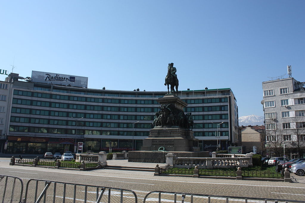 Памятник Александру II в Софии в Болгарии