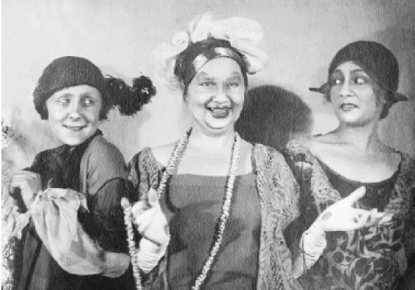 Безответственные дамы (слева направо): Александра Ремизова, Анна Запорожец, Вера Львова