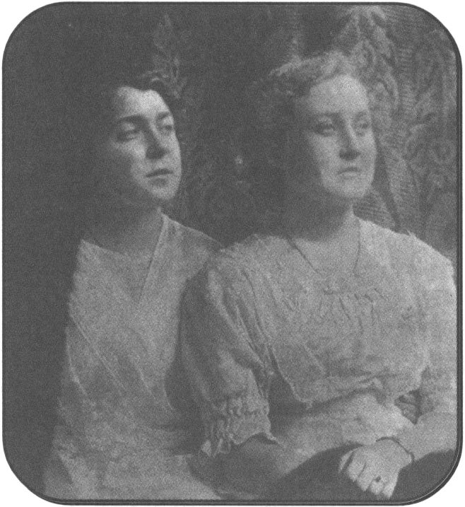 Сестры Булгаковы: Вера Афанасьевна и Варвара Афанасьевна. 1910-е гг.