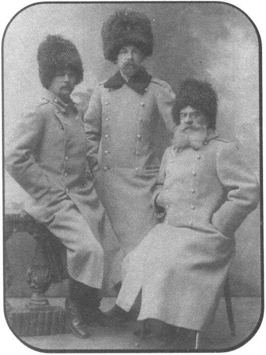 Покровский Михаил Михайлович (в центре) с коллегами-врачами. Декабрь 1904 г. (Архив Н.Г. Колыбановой)