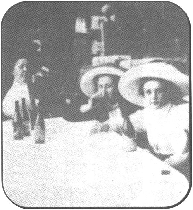 Булгакова Варвара Михайловна с дочерьми Варей и Надей. 1910 г.