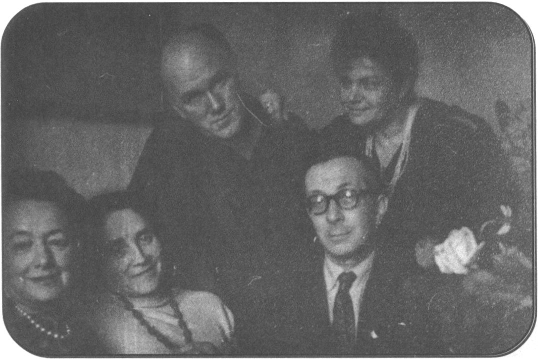 Булгакова Елена Сергеевна, Святослав Рихтер (вверху) и Виталий Виленкин с женами. 1960-е гг.