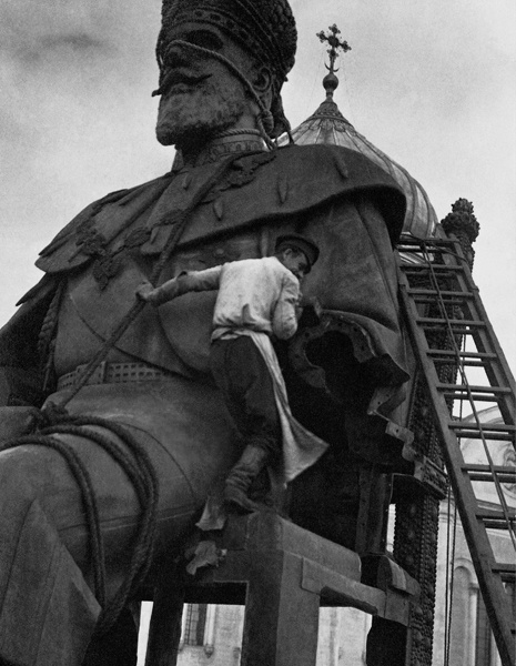 Снос памятника Александру III, Москва, 1918 г.