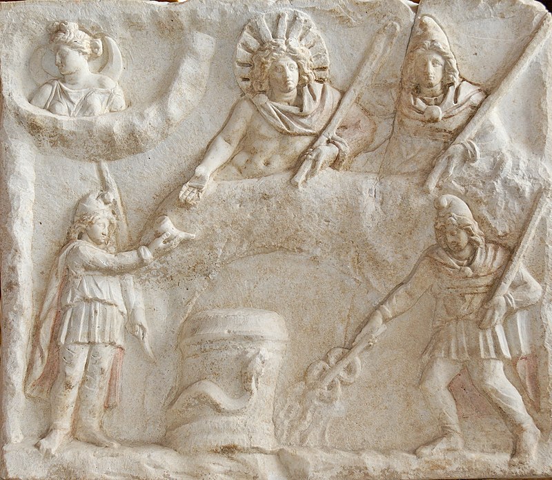 Сол и Митра с Луной и божествами-близнецами Каутом и Каутопатом, его слугами, II—III век н.э.