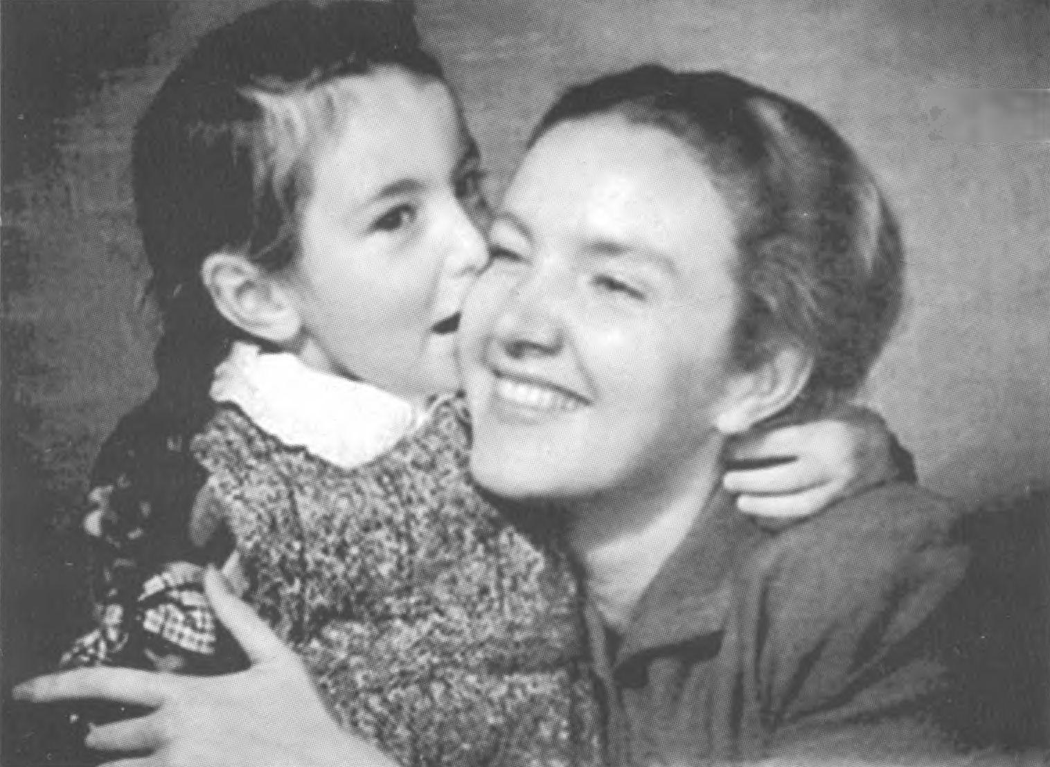 Дзидра и Виктория Тубельские. 1949 год