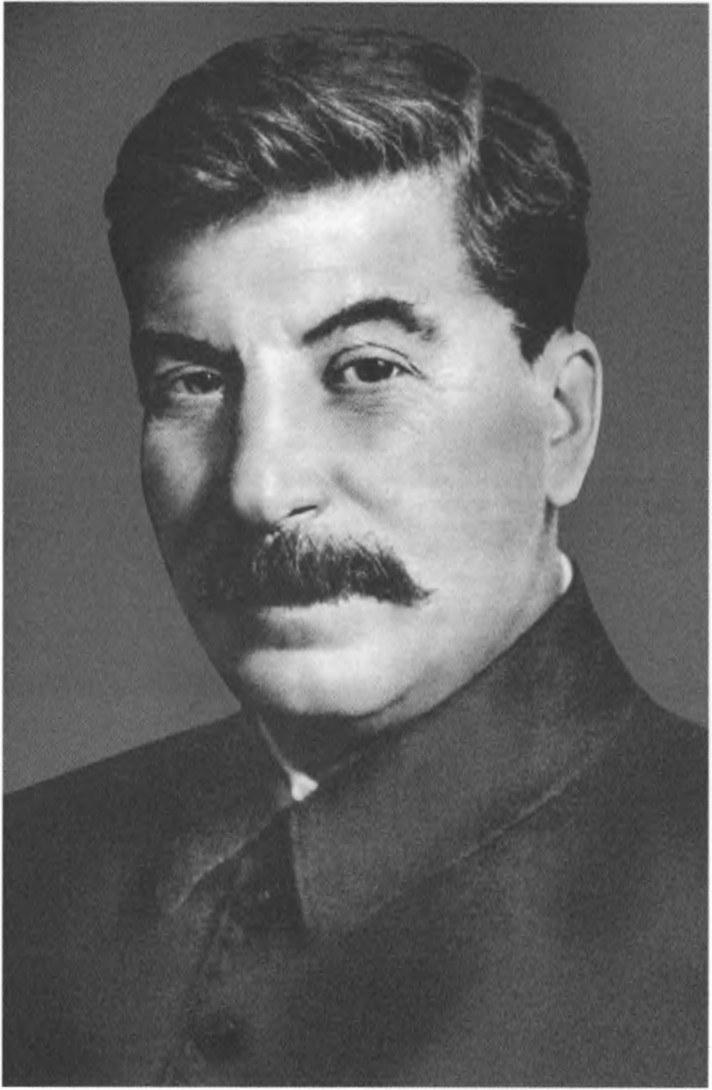 И.В. Сталин. «...В самое время отчаяния... мне позвонил генеральный секретарь... Поверьте моему вкусу: он вел разговор сильно, ясно, государственно и элегантно»