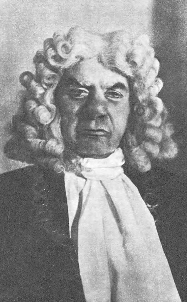 В роли судьи в спектакле «Пиквикский клуб». МХАТ. 1935