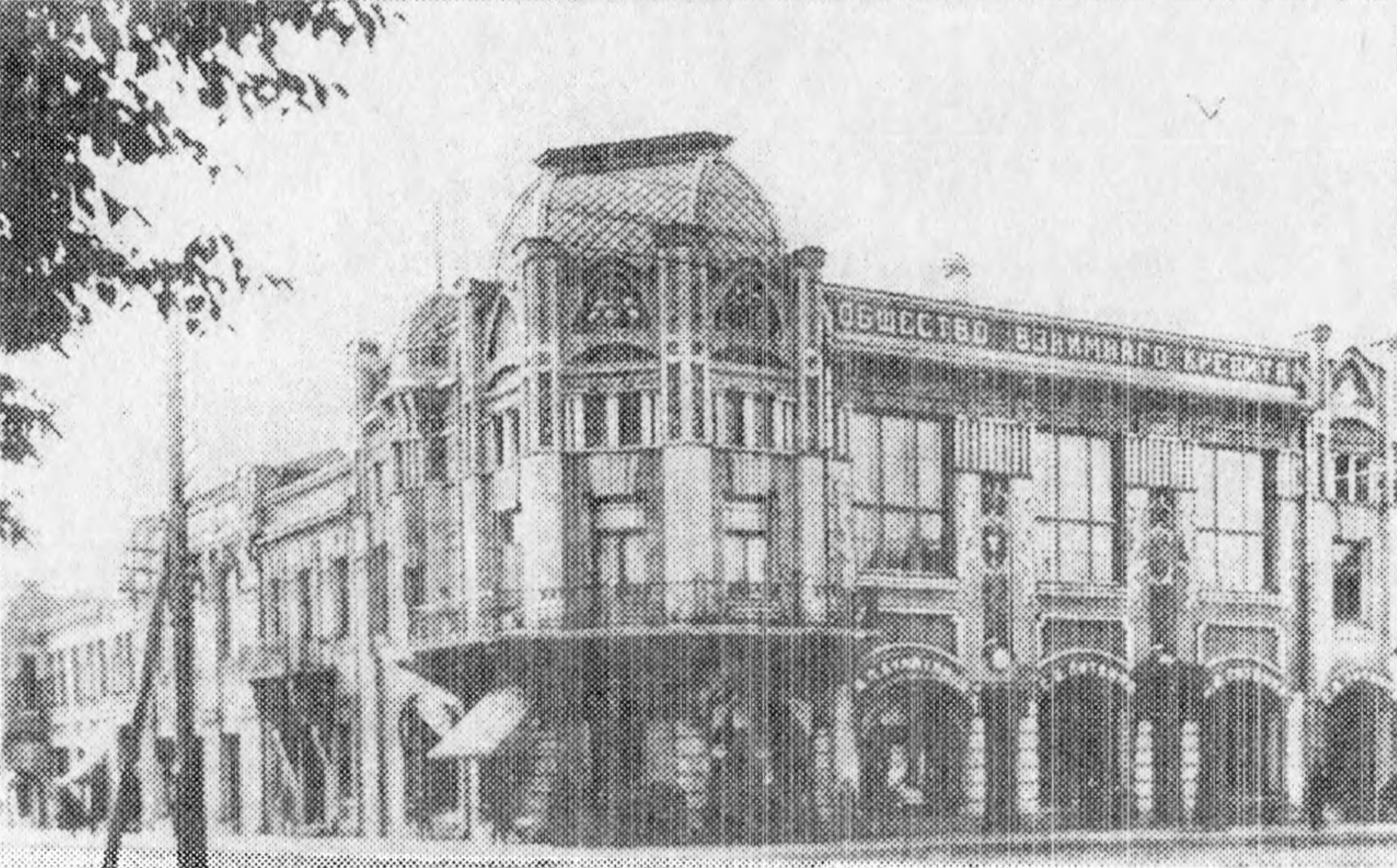 В левом крыле здания по ул. Евдокимовской (М. Горького) находилась редакция газеты «Коммунист» и «свил гнездо» цех местных поэтов