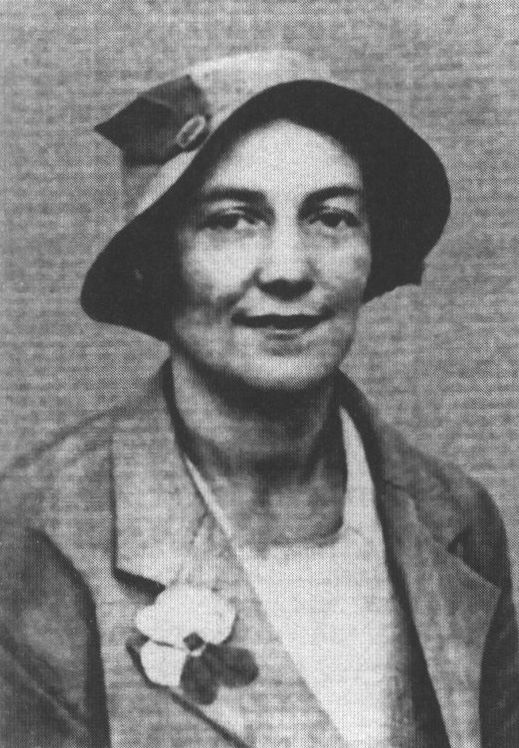 Вторая жена писателя — Любовь Евгеньевна (девичья фамилия Белозерская). Фото середины 1920-х