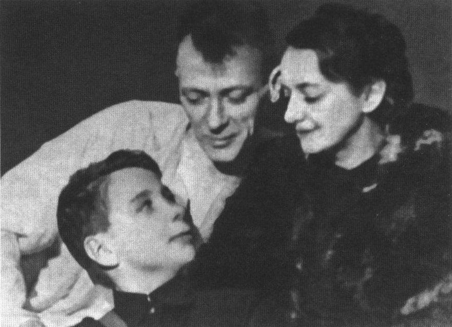 Булгаков с Еленой Сергеевной и Сергеем Шиловским. Фото К.М. Венца 27 февраля 1940, за двенадцать дней до смерти писателя