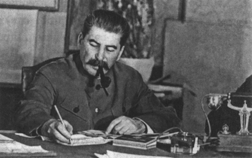 И.В. Сталин в рабочем кабинете