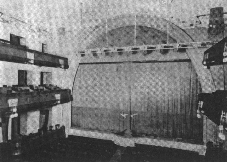 Зрительный зал и сцена МХАТа. Фото 1923
