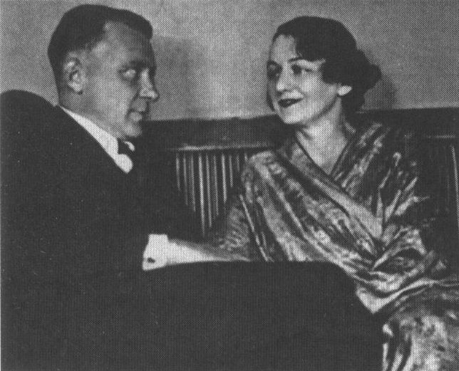 М.А. и Е.С. Булгаковы. Фото Н.А. Ушаковой. Апрель 1935