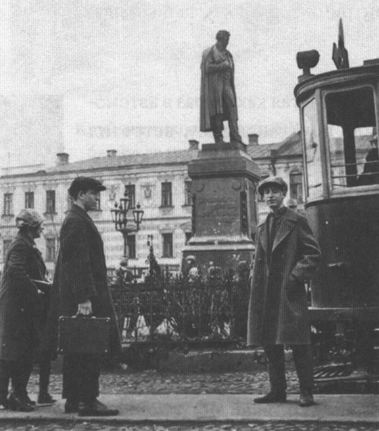 Памятник А.С. Пушкину на Тверском бульваре. Фото около 1930