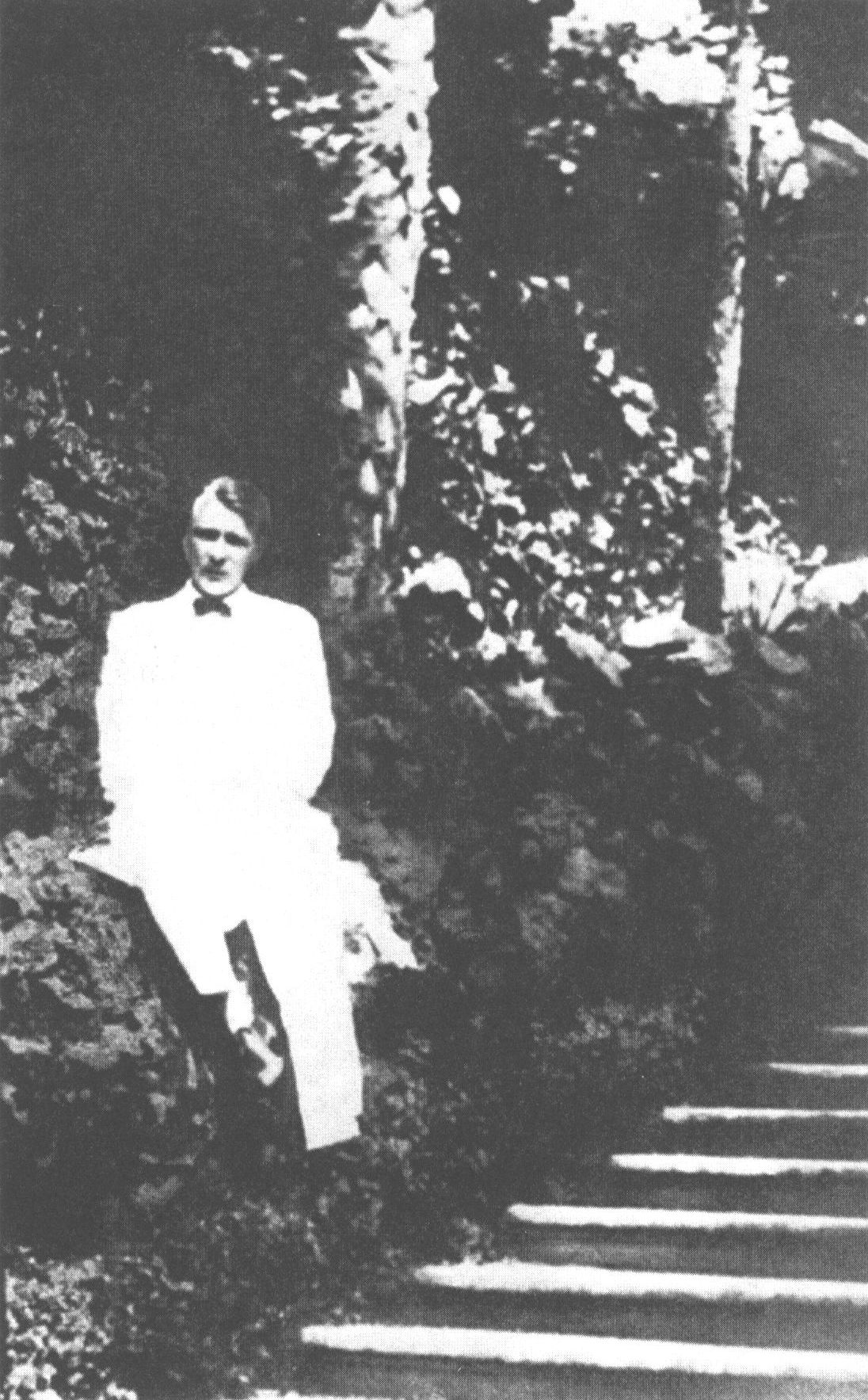 М.А. Булгаков на отдыхе, апрель 1927 года» title=