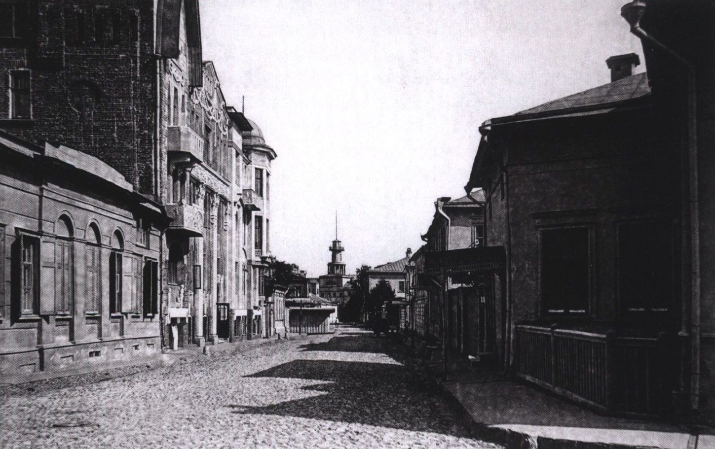 Обухов переулок. 1913 г. Дом № 9 — по правой стороне переулка. После 1922 года переулок носит название Чистый
