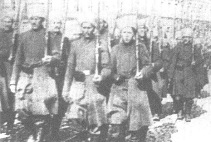 Парад петлюровских войск на Софийской площади. Декабрь 1918 г.