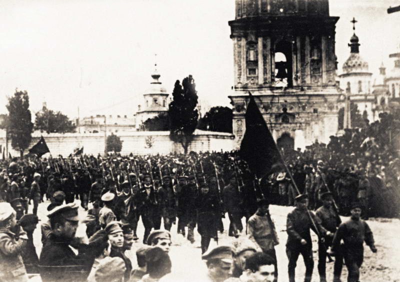 Красноармейский парад на Софийской площади в Киеве. 1920 год
