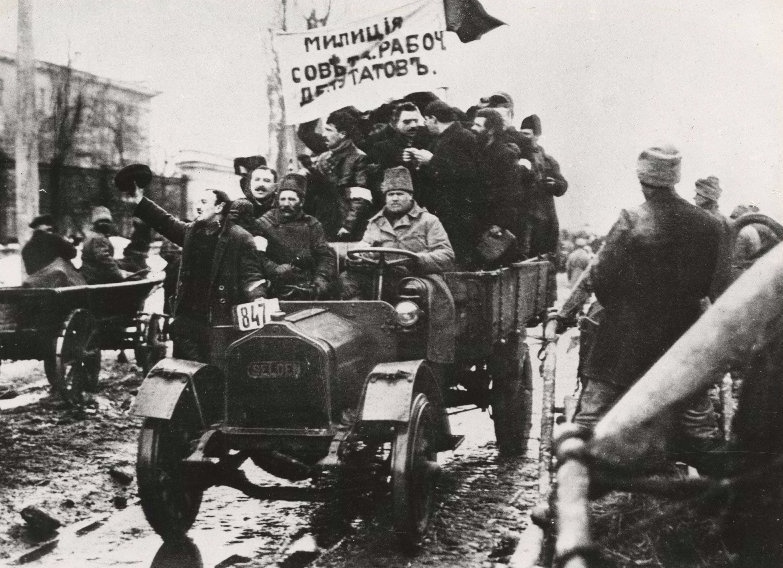 Февральская революция. Народная милиция на улицах Киева. Начало марта 1917 г. 