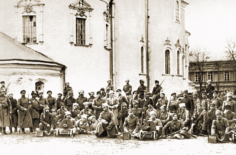 Войска Центральной Рады у Михайловского Златоверхого Собора. 1918 год